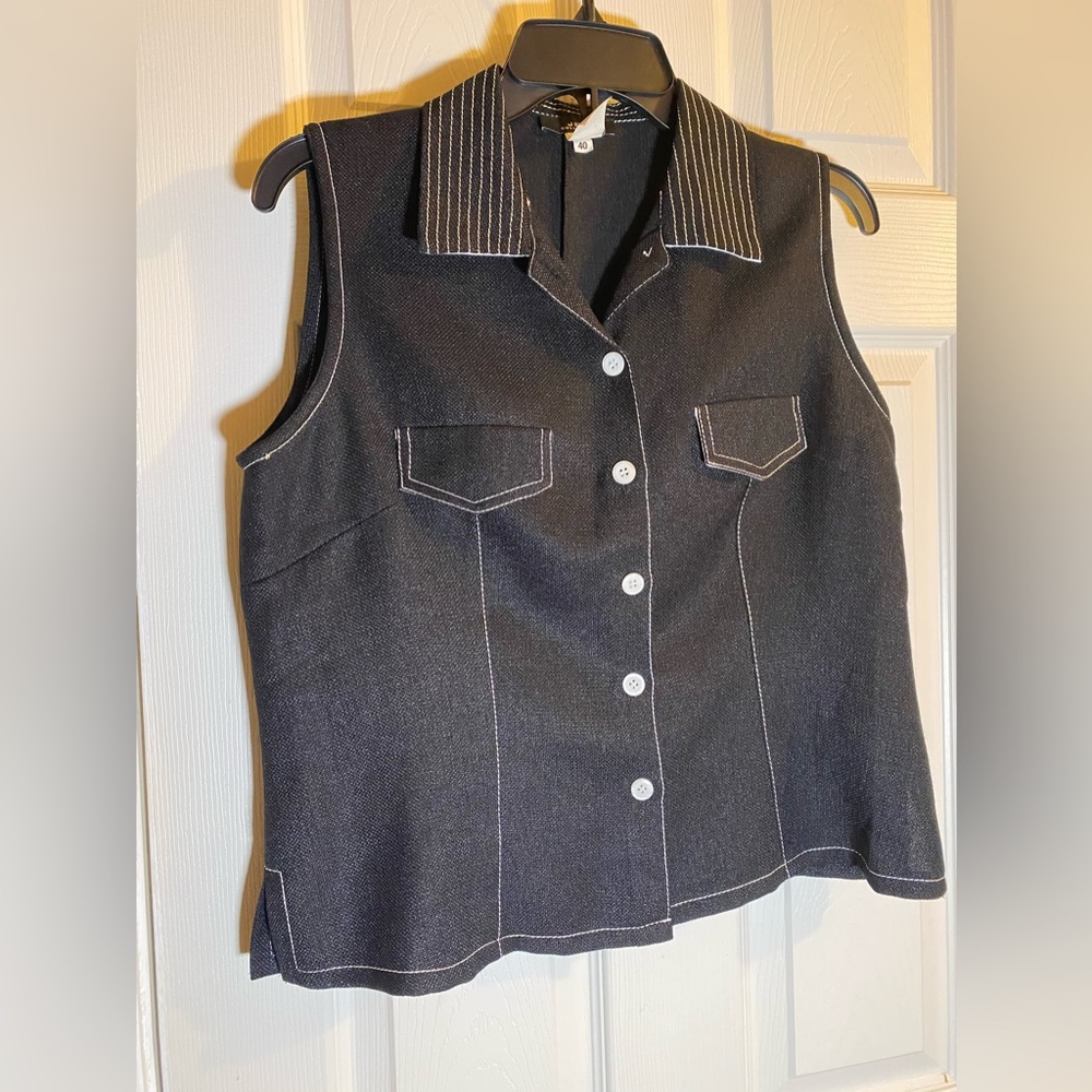 RARE Jex Collection Women Size 40 Vest Black Button Down